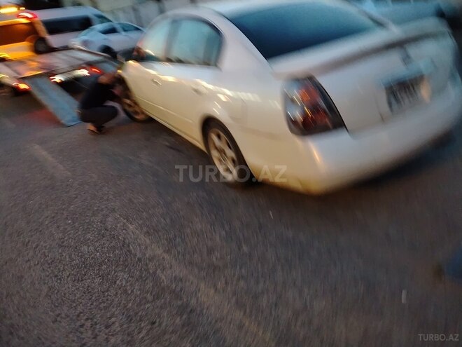 Nissan Altima-5