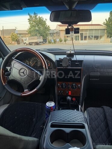 Mercedes C 200-10