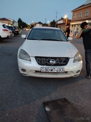 Nissan Altima-1
