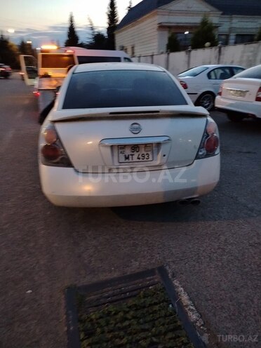 Nissan Altima-2