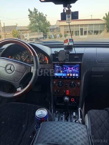 Mercedes C 200-13