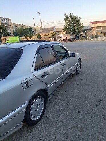 Mercedes C 200-6