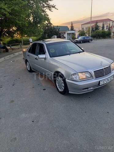 Mercedes C 200-4
