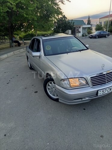 Mercedes C 200-8