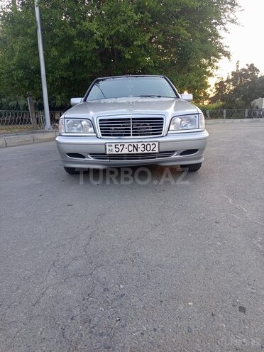 Mercedes C 200-1