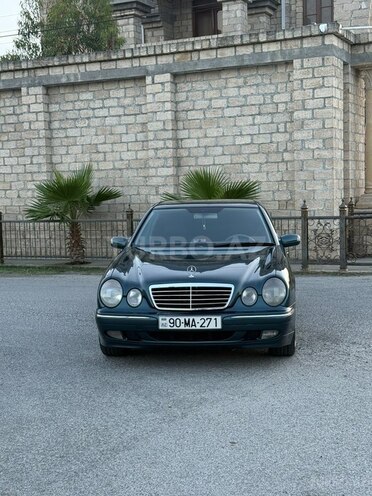 Mercedes E 240-19