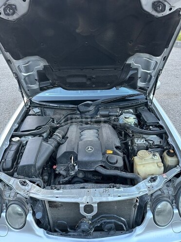 Mercedes E 320-16