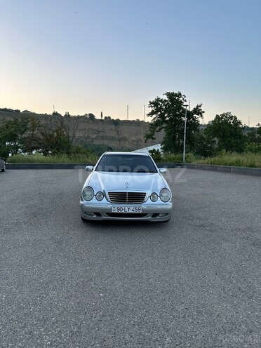 Mercedes E 320-3