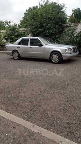 Mercedes 200 E-12