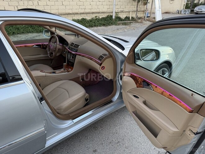Mercedes E 280-9