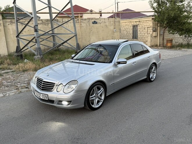 Mercedes E 280-1