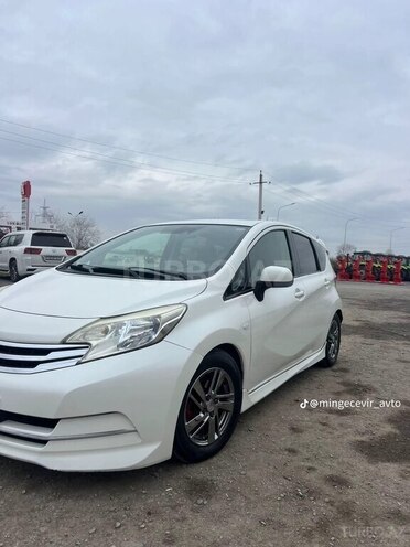 Nissan Note-8