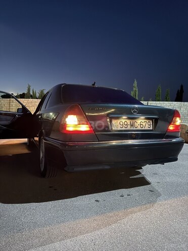 Mercedes C 180-4