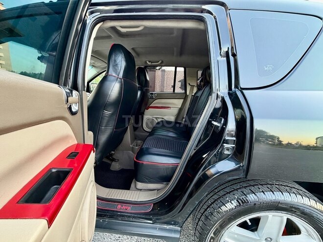 Jeep Compass-12
