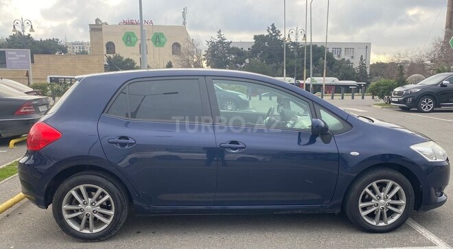 Toyota Auris-11