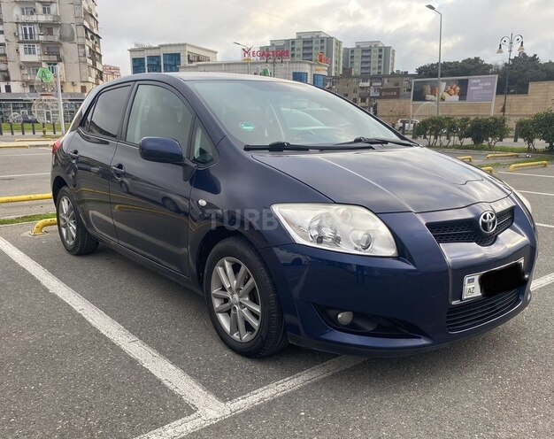Toyota Auris-12