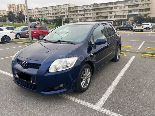 Toyota Auris-4