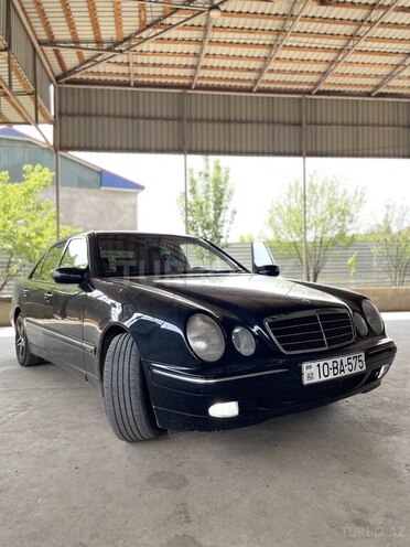 Mercedes E 200-1