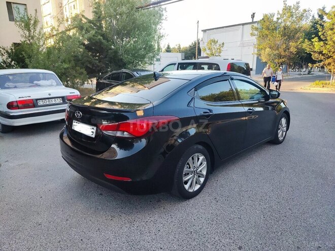 Hyundai Elantra-5