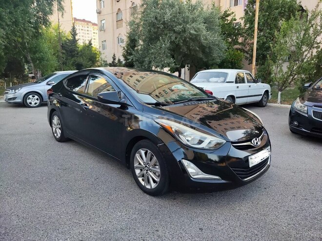 Hyundai Elantra-8
