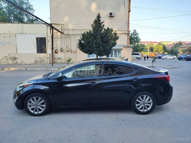 Hyundai Elantra-6