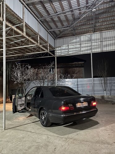 Mercedes E 200-6