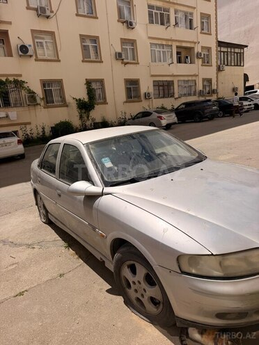 Opel Vectra-3