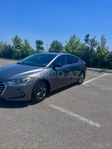 Hyundai Elantra-2