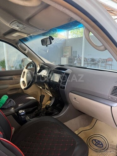 Toyota Land Cruiser Prado-8