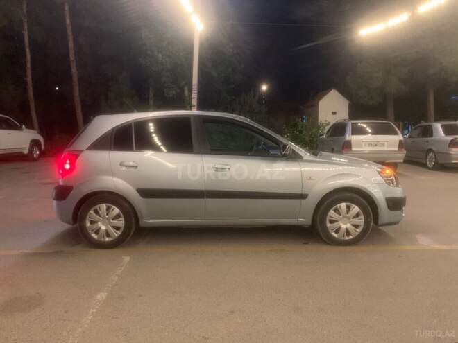 Kia Rio-12