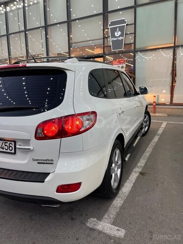 Hyundai Santa Fe-13