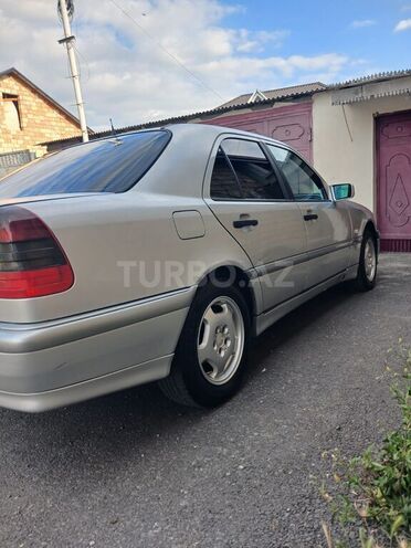 Mercedes C 180-4