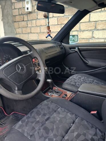 Mercedes C 180-7