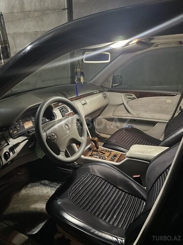 Mercedes E 200-8