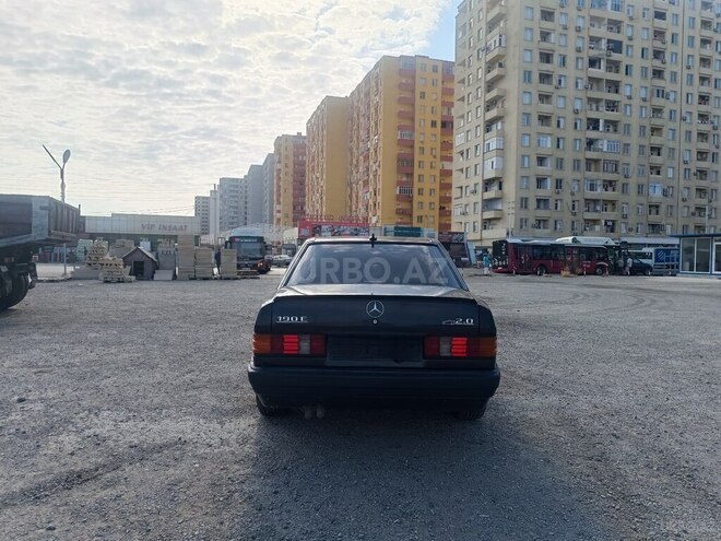 Mercedes 190-2