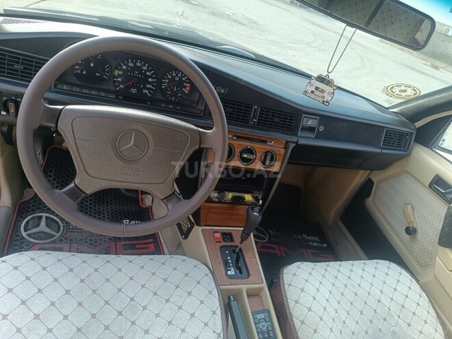 Mercedes 190-6