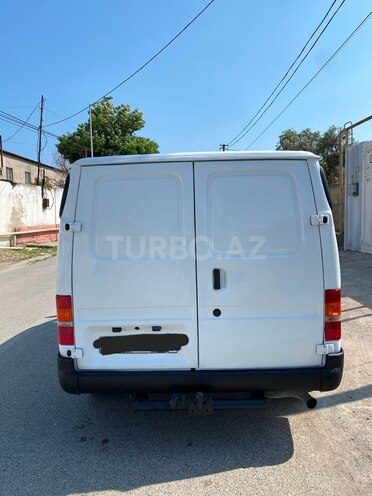 Ford Transit-3