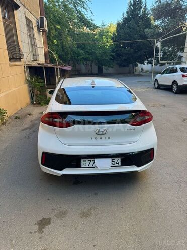 Hyundai IONIQ-2
