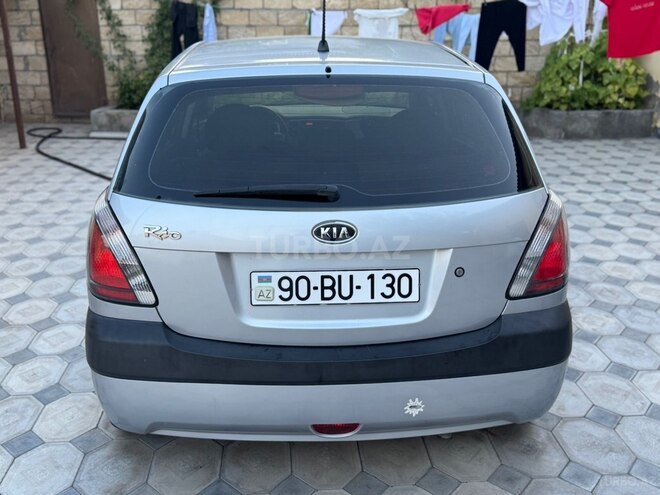 Kia Rio-5
