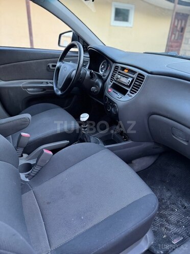 Kia Rio-10