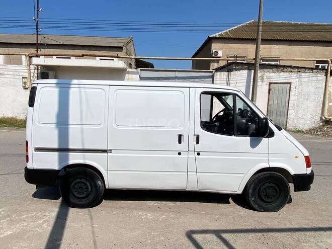 Ford Transit-7
