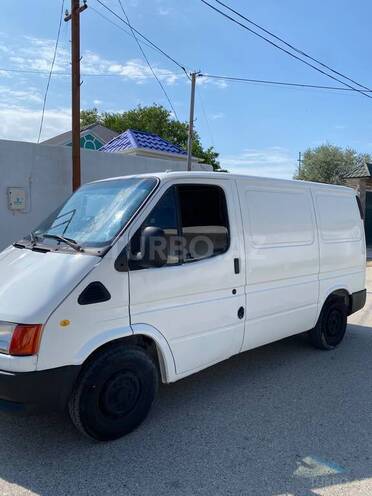 Ford Transit-2