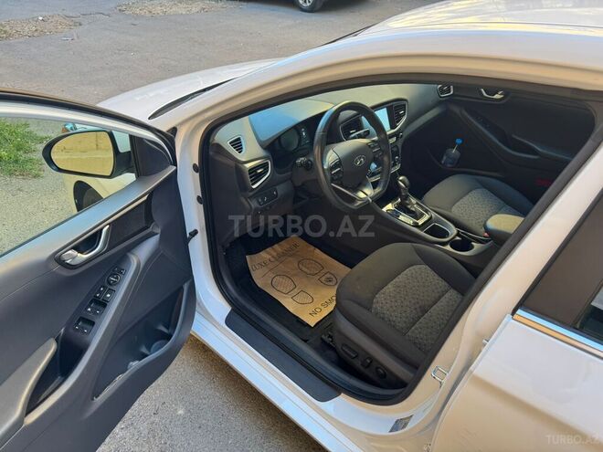 Hyundai IONIQ-7