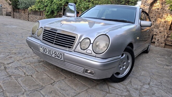 Mercedes E 240-12