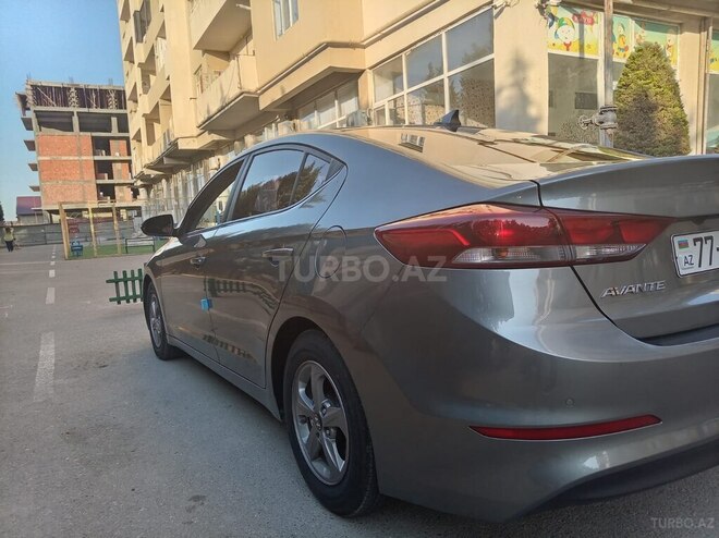 Hyundai Avante-5