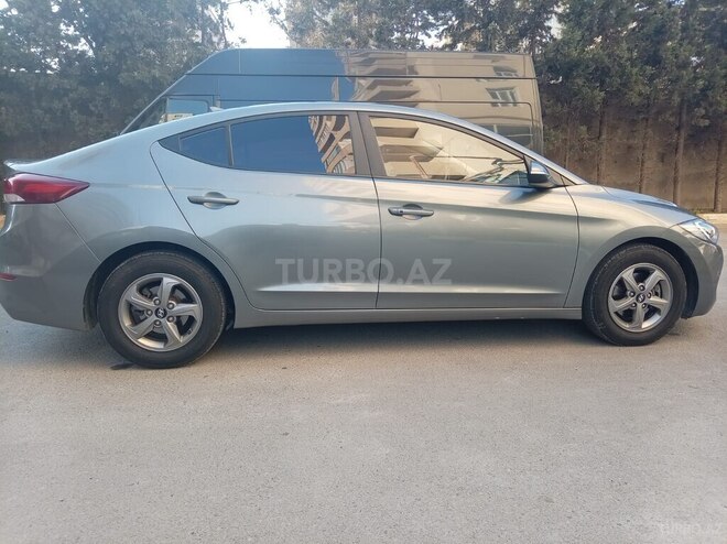 Hyundai Avante-8
