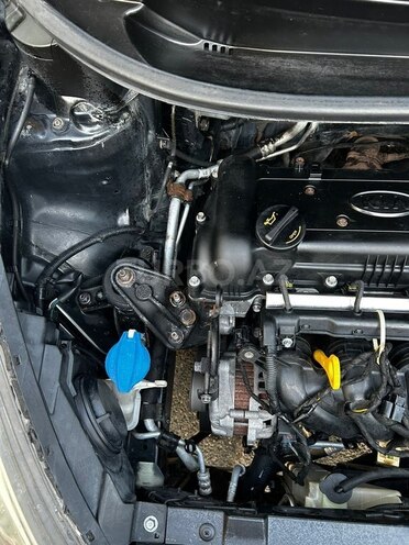 Kia Rio-13