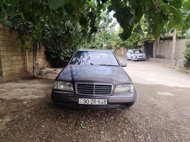 Mercedes C 200-1