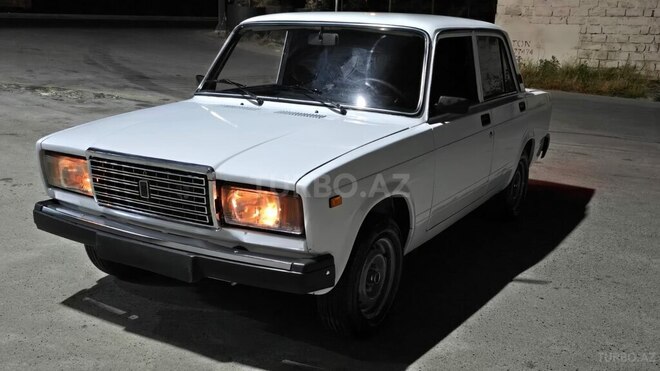 LADA (VAZ) 2107-2