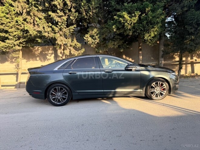 Lincoln MKZ-8